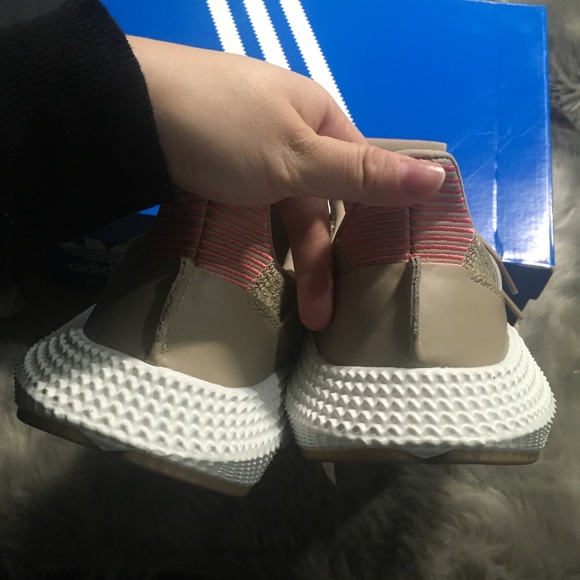 New Adidas Sneakers (marked as 8.5 fitted in 9) - Picture 6 of 8